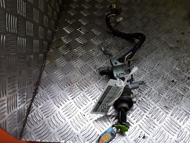 bontott SUZUKI SWIFT II Gyújtáskapcsoló Házzal