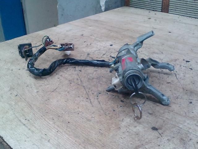 bontott SUZUKI SWIFT II Gyújtáskapcsoló