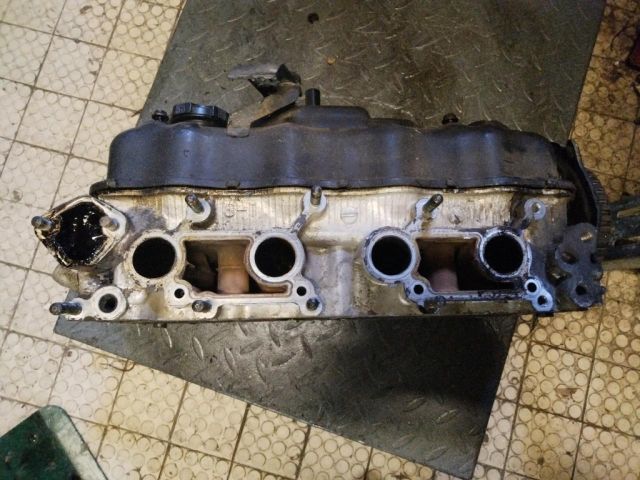 bontott SUZUKI SWIFT II Hengerfej