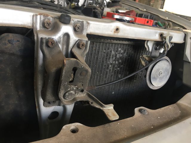 bontott SUZUKI SWIFT II Homlokfal (Üres lemez)