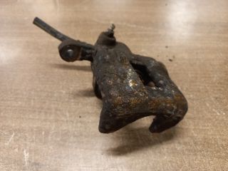 bontott SUZUKI SWIFT II Jobb első Féknyereg Munkahengerrel