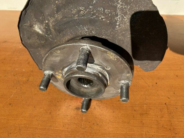 bontott SUZUKI SWIFT II Jobb első Kerékagy