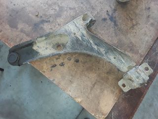 bontott SUZUKI SWIFT II Jobb első Lengőkar