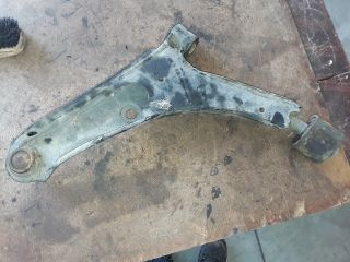 bontott SUZUKI SWIFT II Jobb első Lengőkar