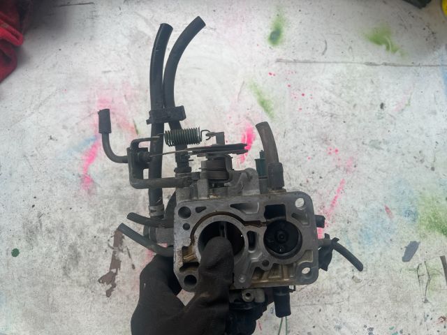 bontott SUZUKI SWIFT II Központi Injektor