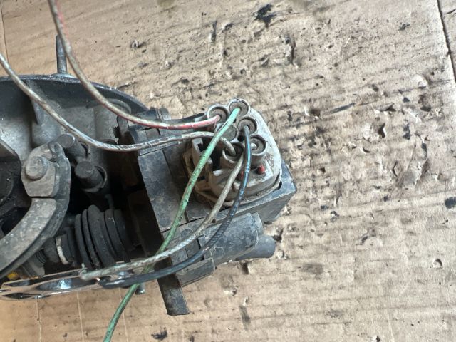 bontott SUZUKI SWIFT II Központi Injektor