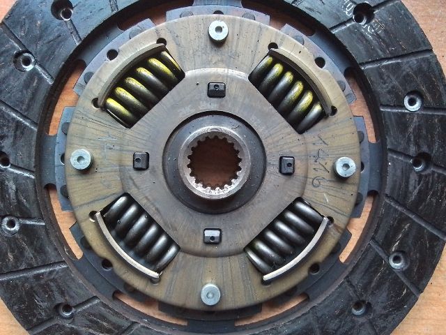 bontott SUZUKI SWIFT II Kuplung Szett (Szerkezet, Tárcsa)