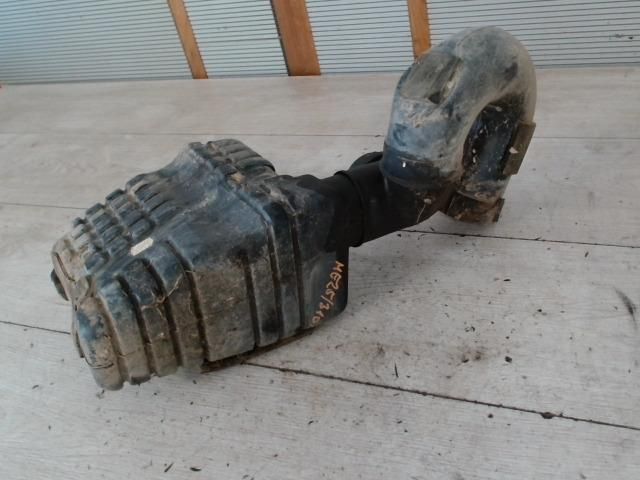 bontott SUZUKI SWIFT II Légbeömlő Cső