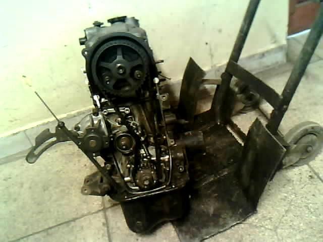 bontott SUZUKI SWIFT II Motor (Fűzött blokk hengerfejjel)