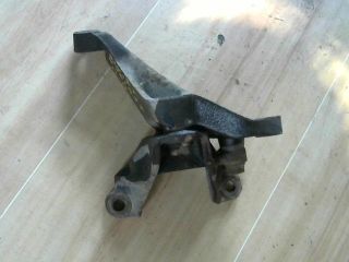 bontott SUZUKI SWIFT II Motor Tartó Bak (Fém)