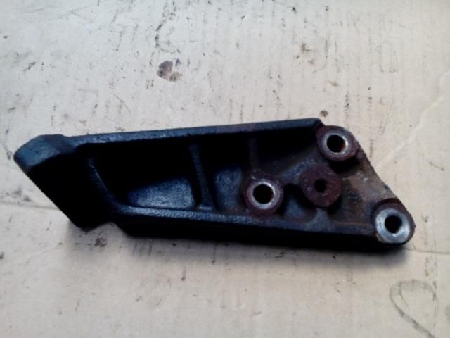 bontott SUZUKI SWIFT II Motor Tartó Bak (Fém)