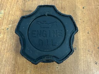 bontott SUZUKI SWIFT II Olajbeöntő Sapka