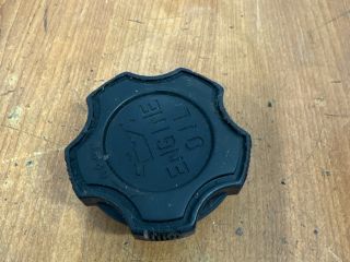 bontott SUZUKI SWIFT II Olajbeöntő Sapka