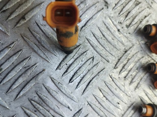 bontott SUZUKI SWIFT II Porlasztó (1 db)