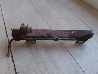 bontott SUZUKI SWIFT II Porlasztó Sor / Híd