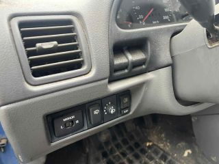 bontott SUZUKI SWIFT II Termosztátház