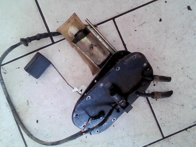 bontott SUZUKI SWIFT II Üzemanyag Szivattyú