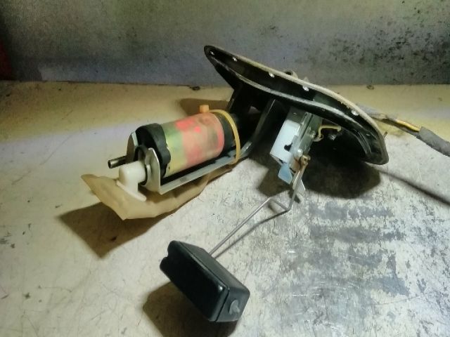 bontott SUZUKI SWIFT II Üzemanyag Szivattyú