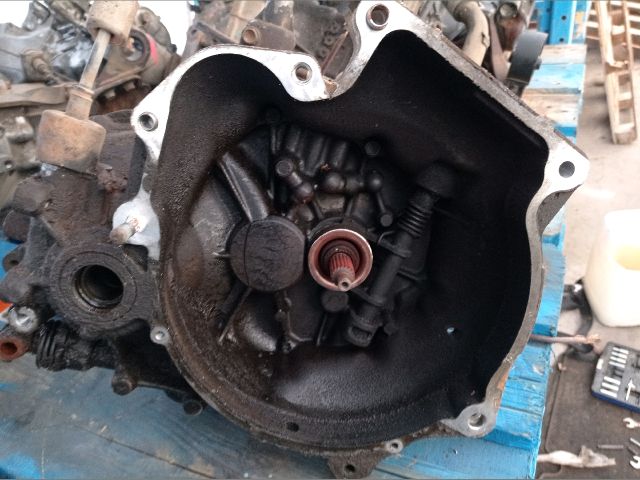 bontott SUZUKI SWIFT II Váltó (Mechanikus)