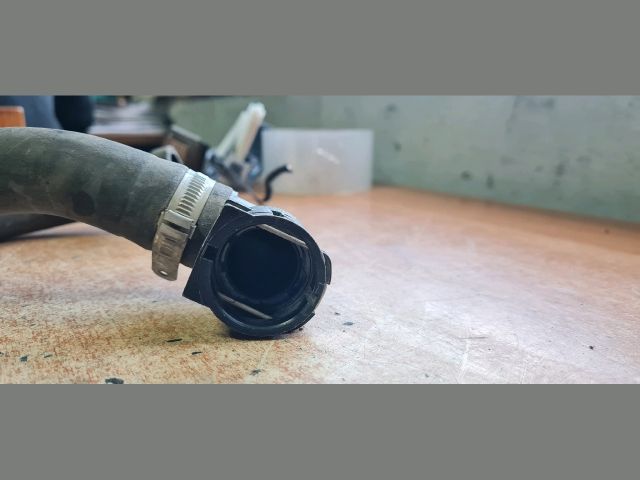 bontott SUZUKI SWIFT II Vízcső