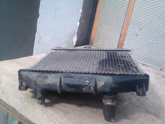 bontott SUZUKI SWIFT II Vízhűtő Radiátor (Nem klímás)