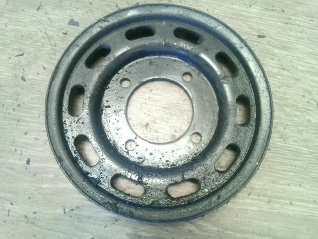 bontott SUZUKI SWIFT II Vízpumpa Szíjtárcsa