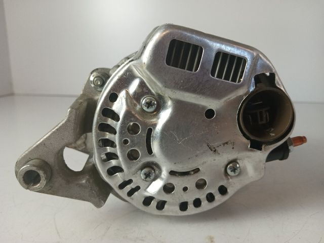 bontott SUZUKI SWIFT II Generátor