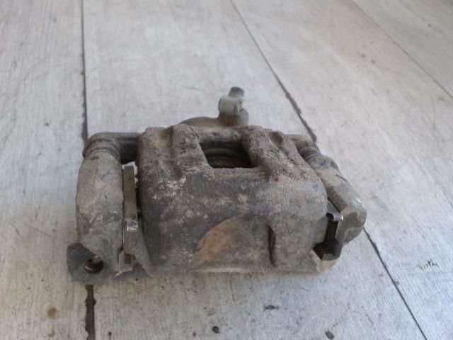 bontott SUZUKI SWIFT II Bal első Féknyereg Munkahengerrel