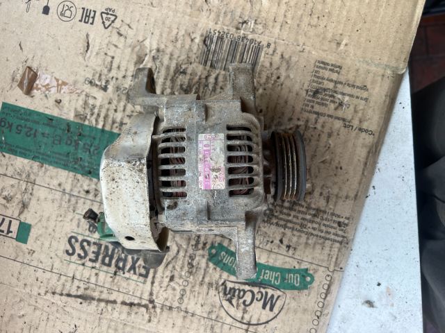 bontott SUZUKI SWIFT II Generátor