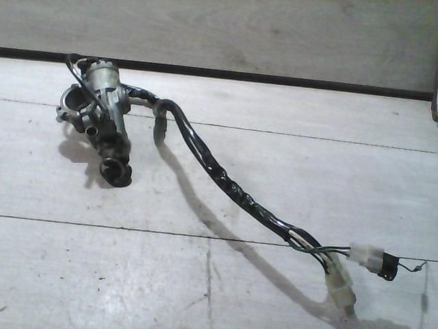 bontott SUZUKI SWIFT II Gyújtáskapcsoló Házzal