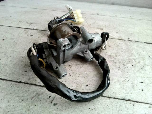 bontott SUZUKI SWIFT II Gyújtáskapcsoló