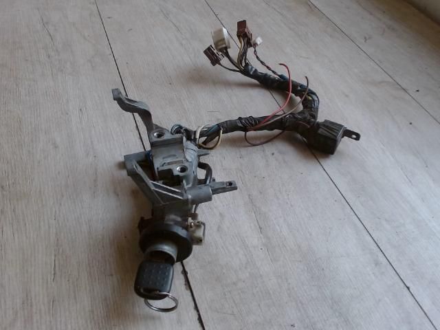 bontott SUZUKI SWIFT II Gyújtáskapcsoló