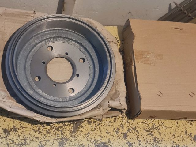 bontott SUZUKI SWIFT II Hátsó Fékdob Pár