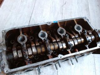 bontott SUZUKI SWIFT II Hengerfej