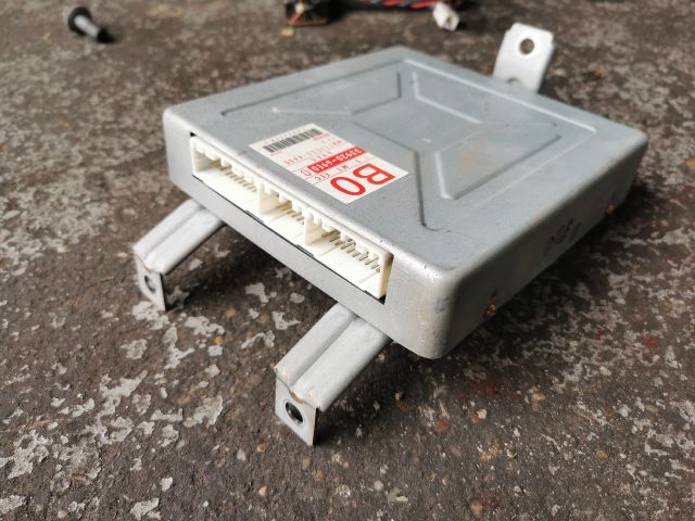 bontott SUZUKI SWIFT II Motorvezérlő