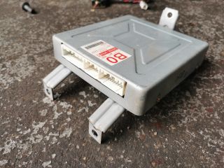 bontott SUZUKI SWIFT II Motorvezérlő