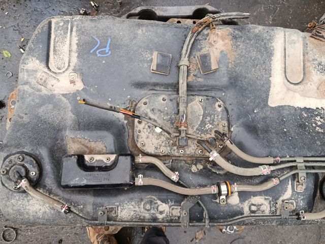 bontott SUZUKI SWIFT II Tank