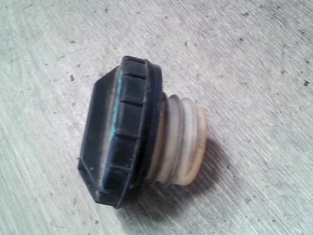 bontott SUZUKI SWIFT II Tanksapka