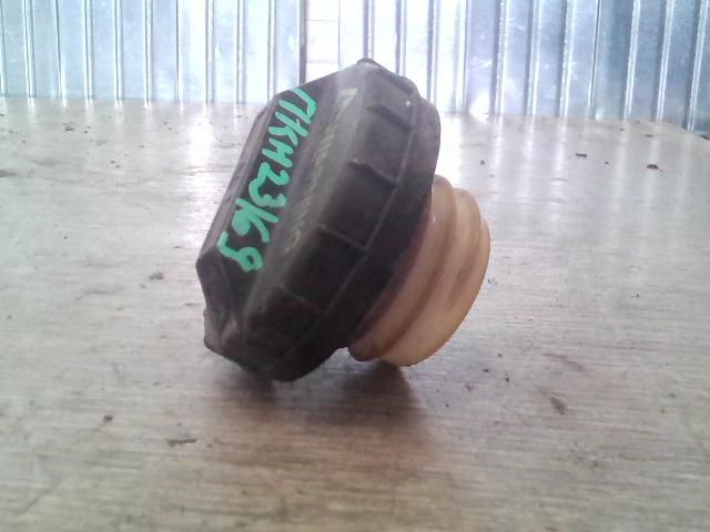 bontott SUZUKI SWIFT II Tanksapka