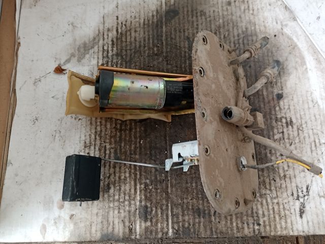 bontott SUZUKI SWIFT II Üzemanyag Szivattyú