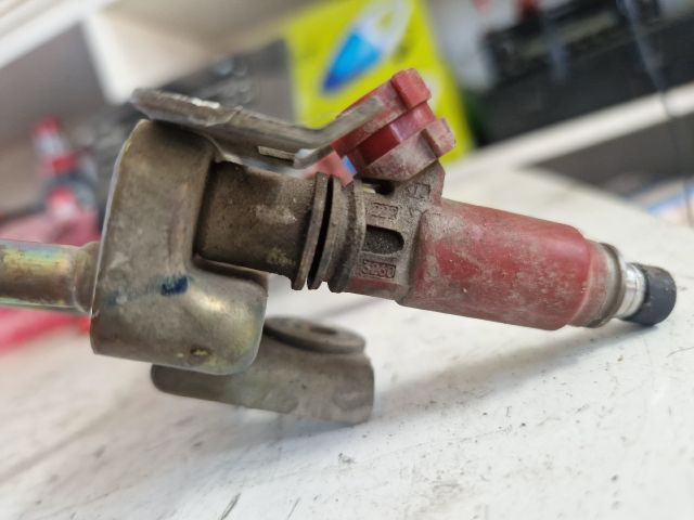 bontott SUZUKI SWIFT II Porlasztó Sor / Híd