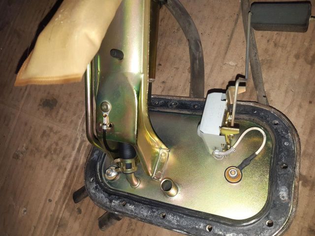 bontott SUZUKI SWIFT II Üzemanyagszint Jeladó