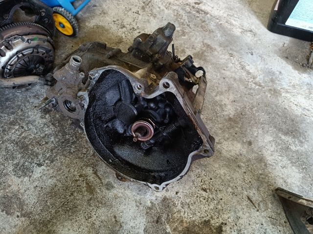 bontott SUZUKI SWIFT II Váltó (Mechanikus)