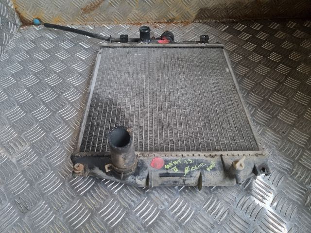 bontott SUZUKI SWIFT II Vízhűtő Radiátor (Nem klímás)