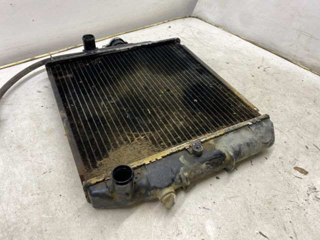 bontott SUZUKI SWIFT II Vízhűtő Radiátor (Nem klímás)