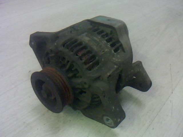 bontott SUZUKI SWIFT II Generátor