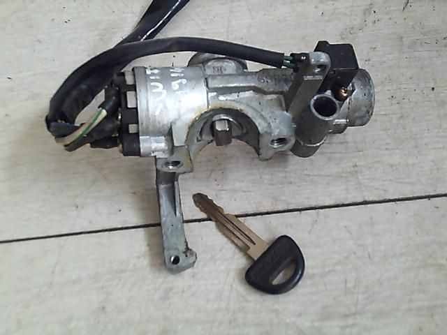 bontott SUZUKI SWIFT II Gyújtáskapcsoló Házzal
