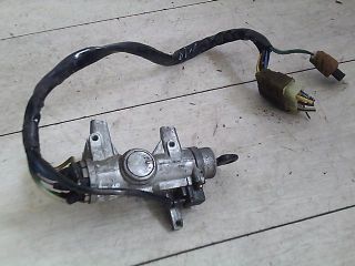 bontott SUZUKI SWIFT II Gyújtáskapcsoló Házzal