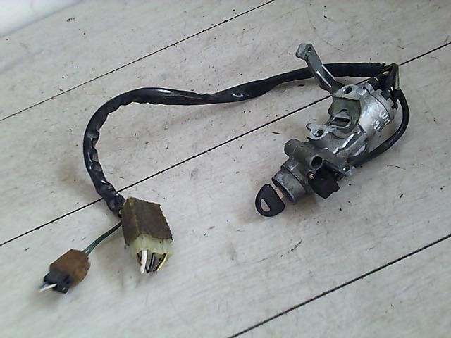 bontott SUZUKI SWIFT II Gyújtáskapcsoló Házzal