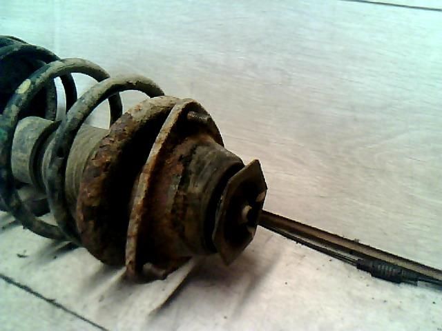 bontott SUZUKI SWIFT II Bal első Lengéscsillapító